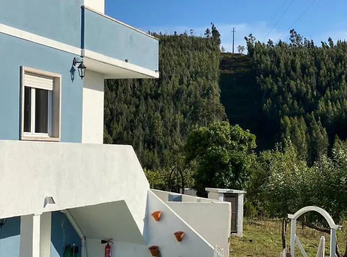 Quinta Janelas Do Vale ゲストハウス